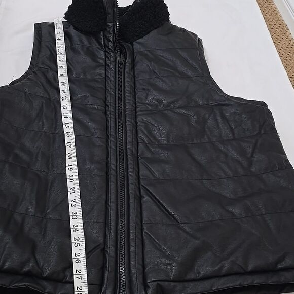 TUCKERNUCK Black Leather and Shearling Reversible Beckham Vest XXXL - Picture 8 of 10